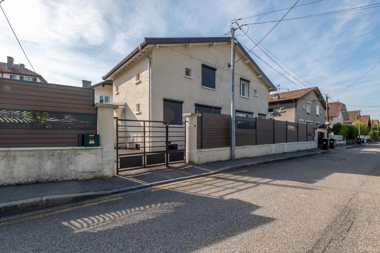 Ideally Located Furnished Townhouse With 3 Bedrooms Parking & Garden Annecy Exterior photo
